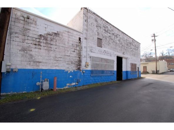 147 W Main St, Newport, TN 37821